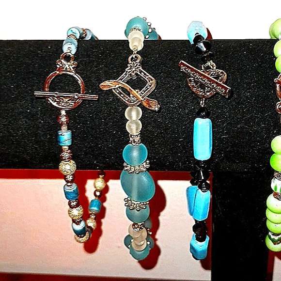 Bundle of 6 Handmade Beaded Toggle Closure 9" Anklets - Picture 2 of 5